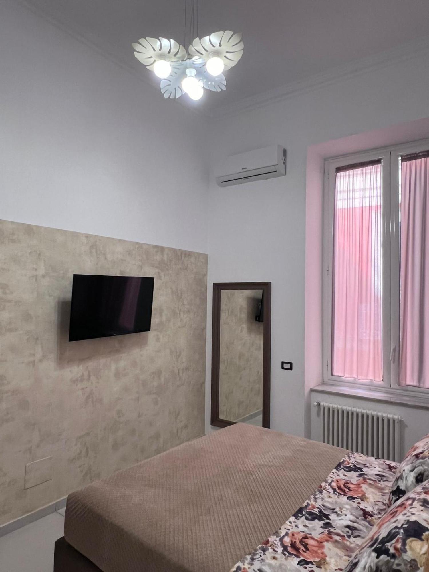 Victry'S Houses Chiaia نابولي المظهر الخارجي الصورة
